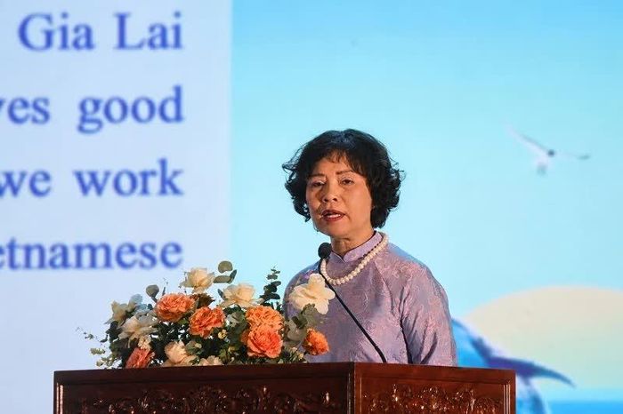 Phó Chủ tịch Thường trực Hiệp hội Du lịch Việt Nam Cao Thị Ngọc Lan phát biểu khai mạc.