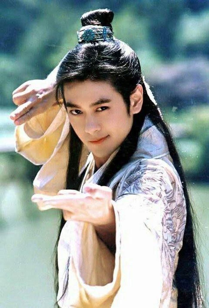 Đoàn Dự (Lâm Chí Dĩnh) sở hữu Lăng Ba Vi Bộ dù không phải người đam mê võ công.