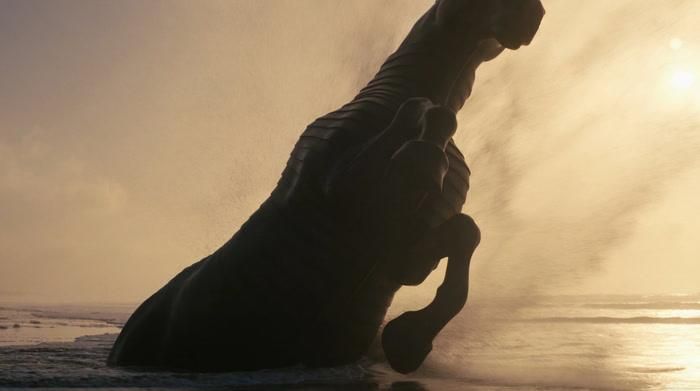 Hình tượng "Ngựa thành Troy" được Christopher Nolan tái hiện theo cách khác biệt trong phim. Ảnh: NSX