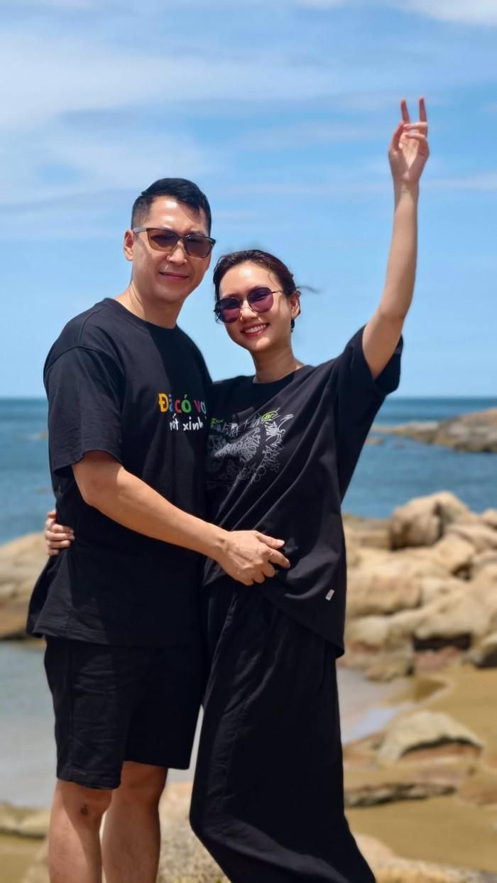 Hương Giang thường xuyên chia sẻ khoảnh khắc hạnh phúc bên chồng.