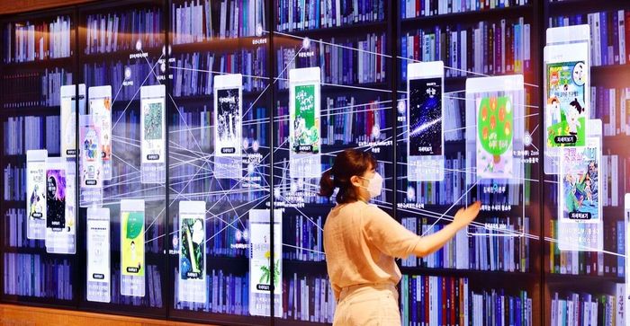 Từ vách hang đến thư viện số, lịch sử con người cũng là lịch sử của những cách thức lưu giữ và truyền lại tri thức. Ảnh: The Korea Herald