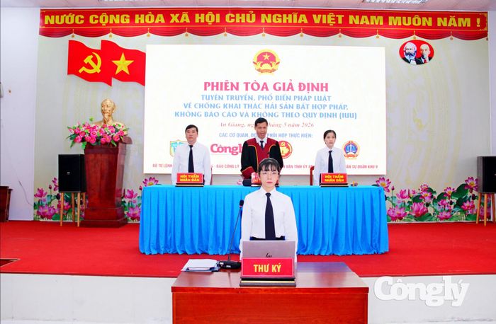 Địa phương phối hợp với BTL Vùng Cảnh sát biển 4, Báo Công lý, TAQS Quân khu 9 và các đơn vị đẩy mạnh tuyên truyền về IUU