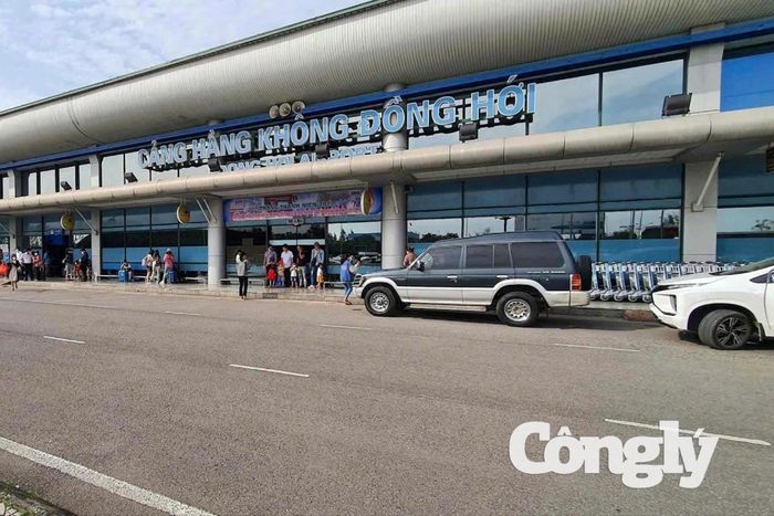 Lễ đón chuyến bay đầu tiên từ sân bay Đồng Hới đến Cảng Hàng không quốc tế Cam Ranh diễn ra lúc 13 giờ ngày 16/8.