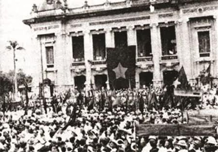 Tổng khởi nghĩa giành chính quyền ở Hà Nội ngày 19/8/1945. Ảnh tư liệu