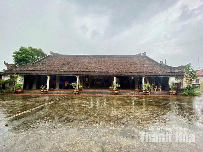 Di tích kiến trúc nghệ thuật đình Đồng Bồng là một trong những ngôi đình lớn trên địa bàn tỉnh.