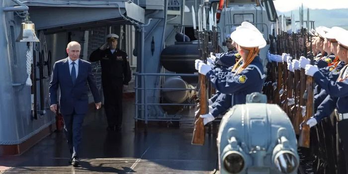 Tổng thống Nga Vladimir Putin lần đầu tiên đến thăm quần đảo Kuril xa xôi ở phía nam vùng Viễn Đông của Nga. Ảnh: Reuters.