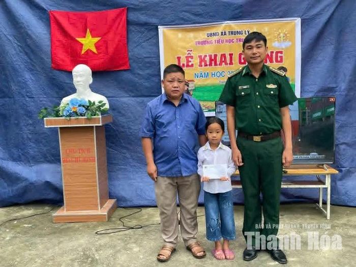 Chương trình “Nâng bước em đến trường – Con nuôi đồn biên phòng" tại Đồn Biên phòng Trung Lý (xã Trung Lý) nói riêng đã góp phần lan tỏa yêu thương, gieo mầm tương lai cho học sinh nghèo nơi phên dậu.