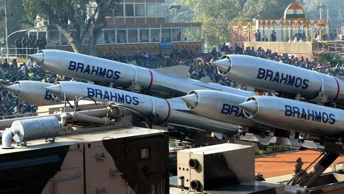 Tên lửa Brahmos của Ấn Độ. Ảnh: Moneycontrol.