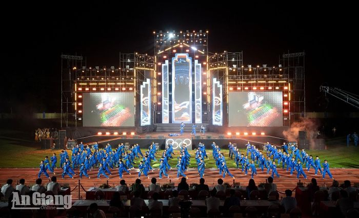 Màn đồng diễn võ thuật tại đại hội.