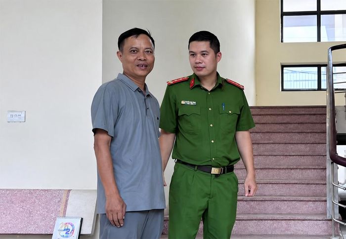 Nguyễn Quang Thiều tại cơ quan công an.