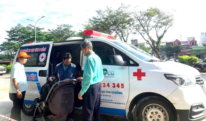 Câu lạc bộ Chuyến xe Vạn Tình 0 đồng hỗ trợ bệnh nhân khó khăn trên hành trình chuyển viện hoặc trở về nhà. Ảnh: do nhân vật cung cấp