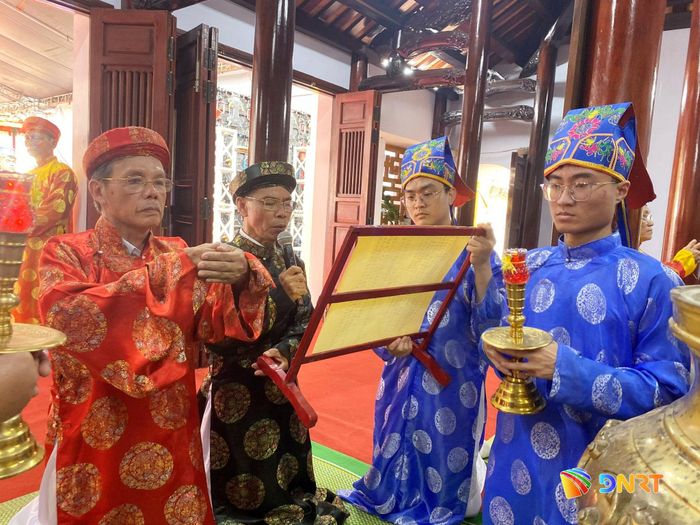 Lễ chánh tế diễn ra thành kính, trang nghiêm. Ảnh: KHÁNH LINH