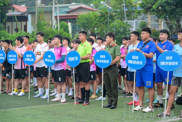 Giải Bóng đá truyền thống Thanh niên tỉnh Điện Biên năm 2026 quy tụ 28 đội bóng với 392 vận động viên.