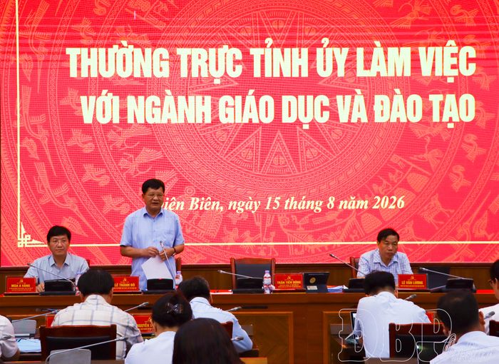 Đồng chí Lê Thành Đô, Phó Bí thư Thường trực Tỉnh ủy, Chủ tịch HĐND tỉnh phát biểu tại buổi làm việc. 