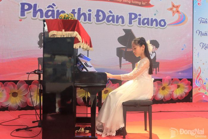Phần dự thi đàn piano của thí sinh tại sân chơi âm nhạc năm 2026.