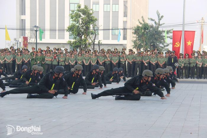 Lực lượng Cảnh sát cơ động Công an tỉnh (nay là thành phố) biểu diễn các phương án bảo vệ mục tiêu tại lễ ra quân cao điểm đảm bảo an ninh trật tự dịp Tết Nguyên đán 2026.