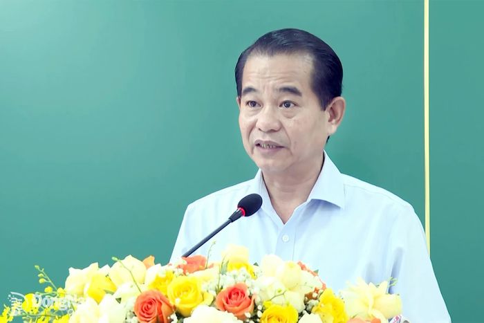 Phó Bí thư Thành ủy, Trưởng ban Tổ chức Thành ủy, Bí thư Đảng ủy các cơ quan Đảng thành phố Đồng Nai Thái Bảo phát biểu tại hội thảo. Ảnh: Văn Đoàn