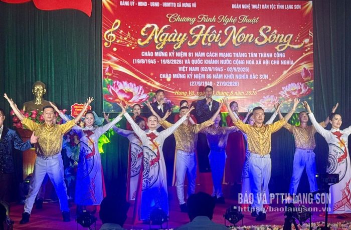 Tiết mục hát, múa đặc sắc trong chương trình nghệ thuật