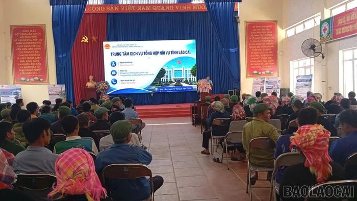 Quang cảnh phiên giao dịch việc làm.