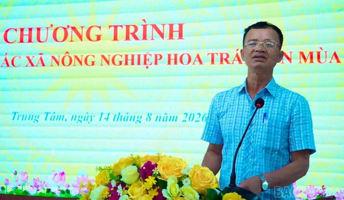 Ông Phạm Xuân Nhuận - Chủ tịch Hội đồng quản trị kiêm Giám đốc Hợp tác xã Nông nghiệp "Hoa trái bốn mùa", phát biểu nhận nhiệm vụ.