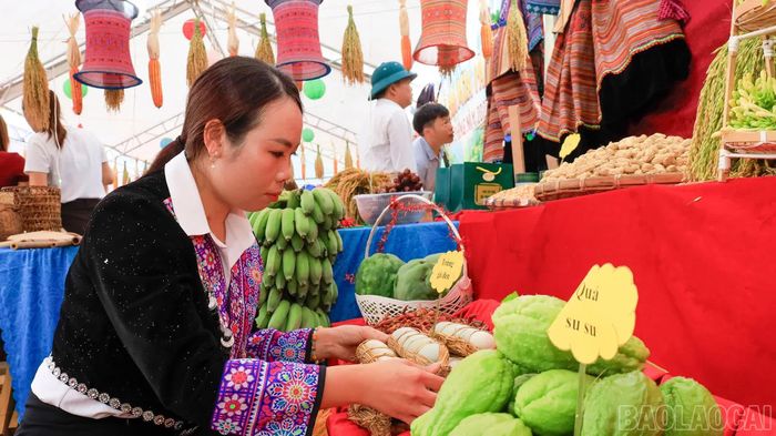 Trứng vịt Sín Chéng là sản vật đặc trưng của địa phương, có thương hiệu trên thị trường.