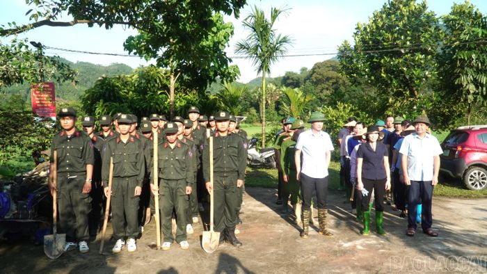 Quang cảnh lễ phát động.
