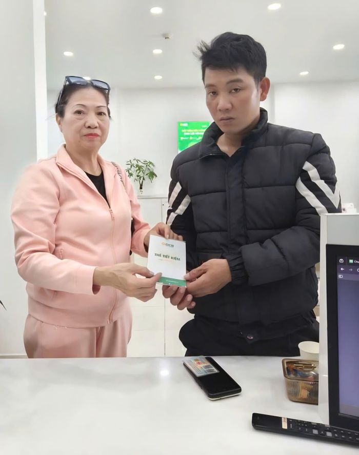 Mở thẻ tiết kiệm cho anh Nguyễn Văn Cường (phường Lang Biang - Đà Lạt)