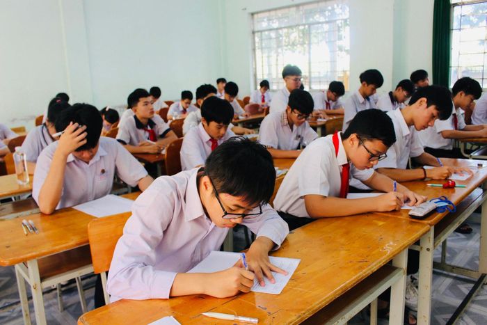 Các kỳ thi được tổ chức theo kế hoạch riêng