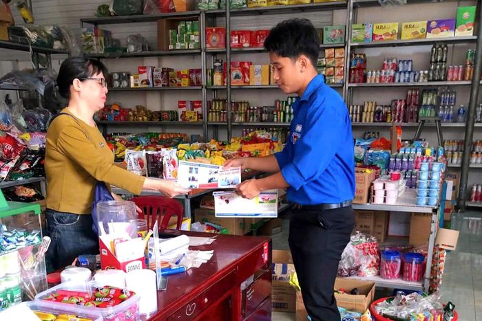 Tuổi trẻ xã Đức Linh tuyên truyền phòng chống sốt xuất huyết