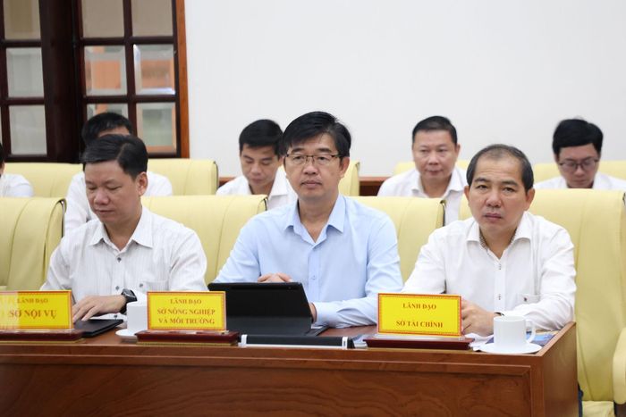 Lãnh đạo Sở Xây dựng, Sở Nông nghiệp và Môi trường, Sở Nội vụ tham gia buổi làm việc