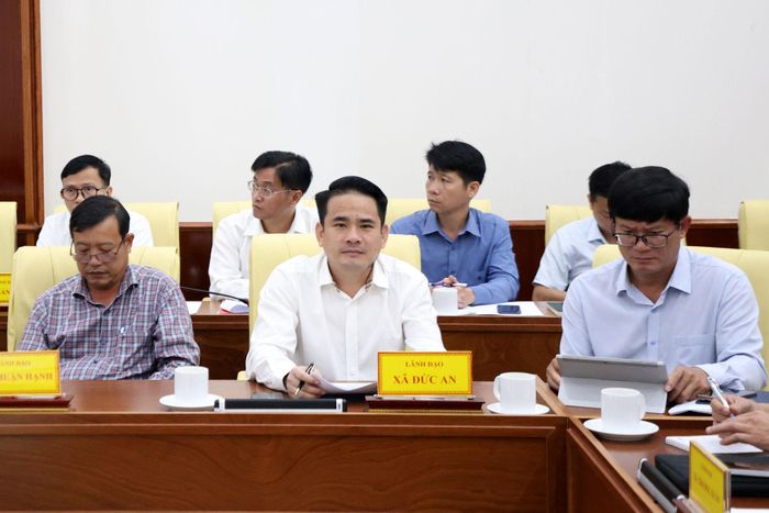 Lãnh đạo các xã, phường khu vực phía Tây Lâm Đồng tham dự buổi làm việc