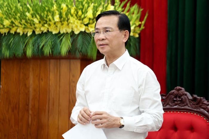 Đồng chí Hồ Văn Mười, Ủy viên Ban Chấp hành Trung ương Đảng, Phó Bí thư Tỉnh ủy, Chủ tịch UBND tỉnh Lâm Đồng yêu cầu các địa phương, đơn vị đẩy mạnh triển khai các dự án, nâng tỷ lệ giải ngân vốn đầu tư công