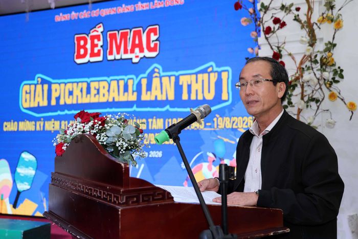 Đồng chí Huỳnh Ngọc Anh, Ủy viên Ban Thường vụ Tỉnh ủy, Phó Bí thư Thường trực Đảng ủy, Trưởng ban Tổ chức Giải lên phát biểu Bế mạc