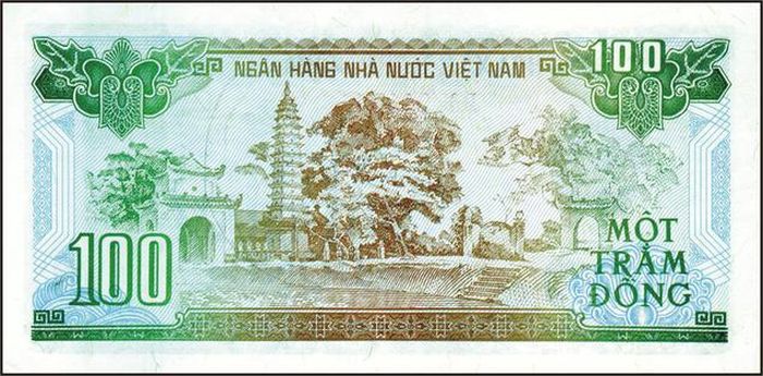 Hình ảnh chùa Phổ Minh được in trên mặt sau tờ tiền mệnh giá 100 đồng, phát hành từ năm 1991.