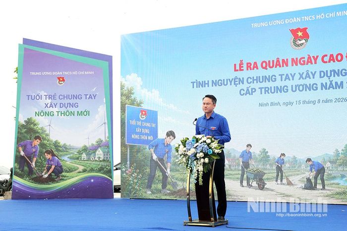 Đồng chí Nguyễn Kim Quy, Bí thư Ban Chấp hành Trung ương Đoàn, Phó Chủ tịch Thường trực Trung ương Hội Liên hiệp Thanh niên Việt Nam phát biểu khai mạc tại Lễ ra quân.