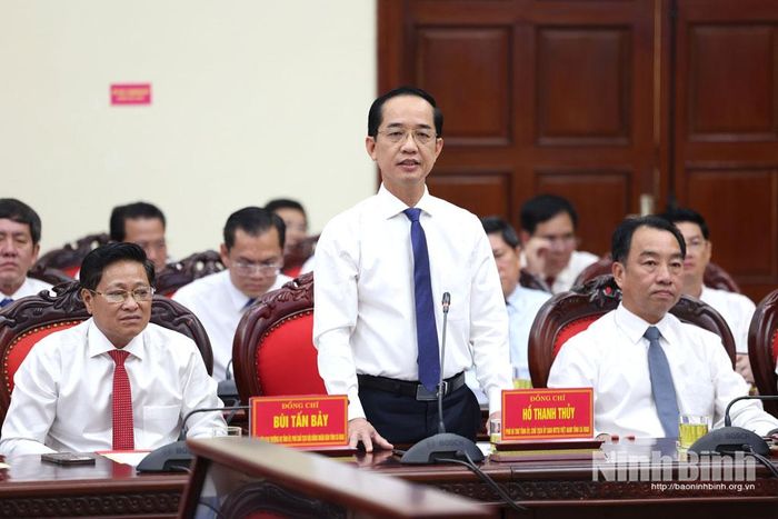 Đồng chí Hồ Thanh Thủy, Phó Bí thư Tỉnh ủy, Chủ tịch Ủy ban MTTQ Việt Nam tỉnh Cà Mau phát biểu tại hội nghị.