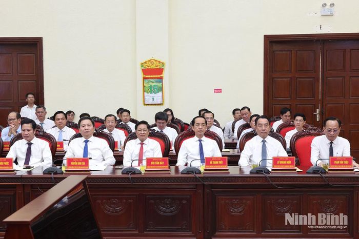 Các đại biểu tỉnh Cà Mau dự hội nghị.