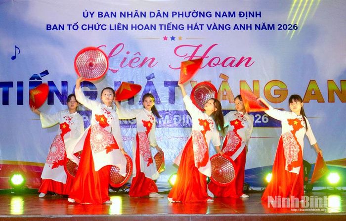 Tiết mục biểu diễn nghệ thuật tham gia liên hoan.