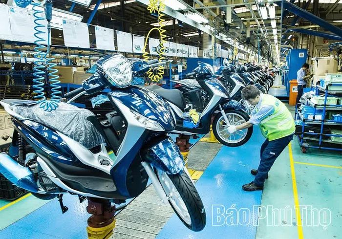 Nhà máy Piaggio Phú Thọ có sự tăng trưởng mạnh mẽ, đóng góp quan trọng cho ngành công nghiệp chế biến, chế tạo đạt mốc tăng 25,18% trong 6 tháng đầu năm.