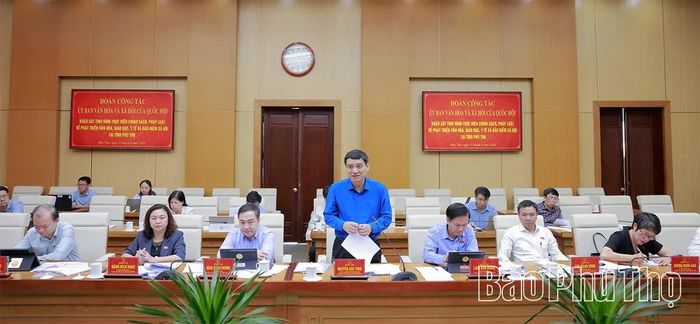 Chủ nhiệm Ủy ban Văn hóa và Xã hội của Quốc hội Nguyễn Đắc Vinh phát biểu tại buổi làm việc.