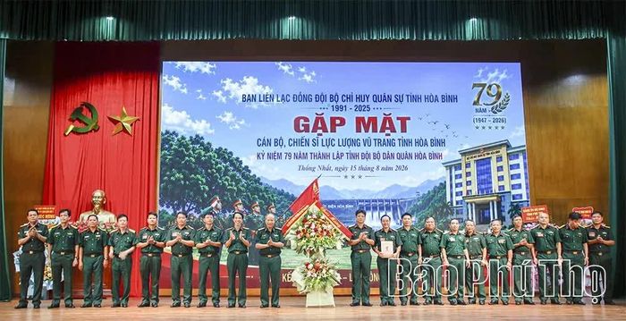 Ban liên lạc đồng đội Bộ CHQS tỉnh Hòa Bình (cũ) ra mắt tại buổi gặp mặt.