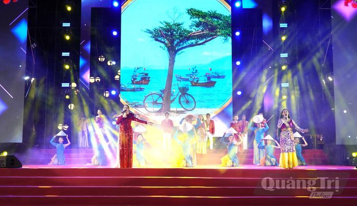 Một tiết mục nghệ thuật tại lễ khai mạc - Ảnh: C.H