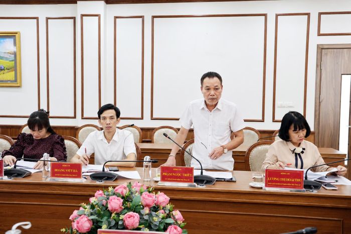 Ủy viên Ủy ban Kiểm tra Tỉnh ủy thảo luận tại Kỳ họp.