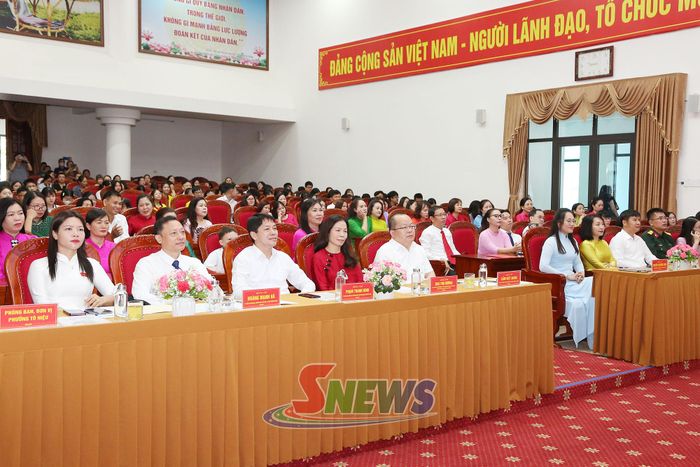 Các đại biểu dự hội nghị.
