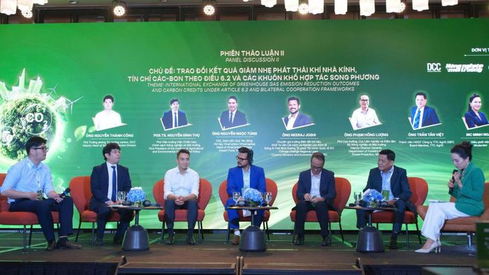 Phiên thảo luận 2 với chủ đề: "Trao đổi kết quả giảm nhẹ phát thải khí nhà kính, tín chỉ các-bon theo Điều 6.2 và các khuôn khổ hợp tác song phương". (Ảnh H.D) 