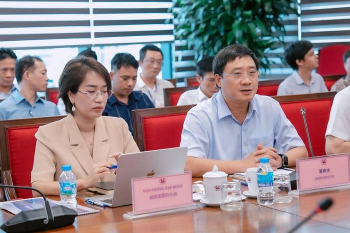 Phó Tổng giám đốc TKV Phan Xuân Thủy kết luận chương trình làm việc, giao các đơn vị liên quan tiếp tục khảo sát, đánh giá khả năng ứng dụng công nghệ tuyển than bằng tia X kết hợp AI.