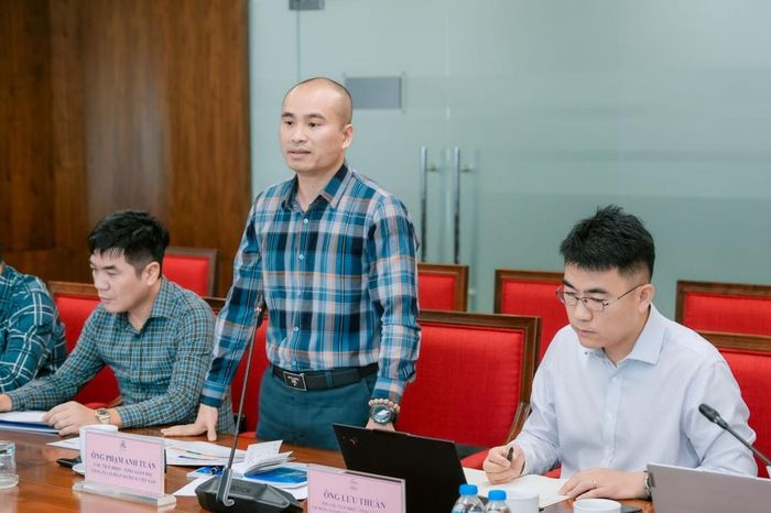 Đại diện Công ty Cổ phần Bateco Việt Nam trao đổi về các giải pháp công nghệ và khả năng phối hợp triển khai tại TKV.