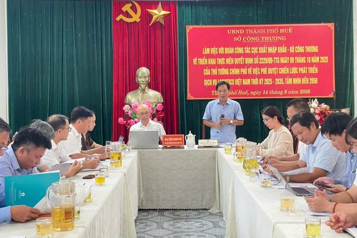 Ông Phan Hùng Sơn - Phó Giám đốc Sở Công Thương thành phố Huế thông tin tại buổi làm việc.