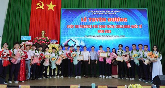 Lễ tuyên Dương cuộc thi Robotics quốc tế năm 2026 (ảnh:angiang.gov.vn)