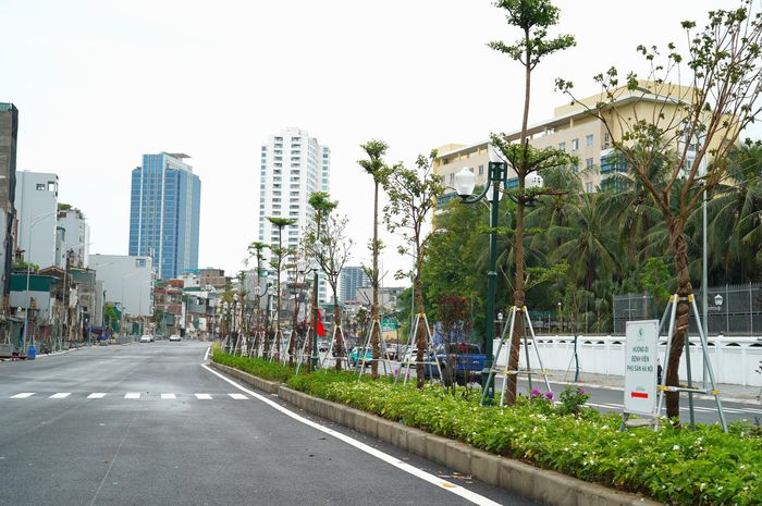 Khoảng 200m Vành đai 1 (đoạn từ nút giao Voi Phục đến Bệnh viện Nhi Trung ương) gần như đã hoàn thiện các hạng mục chính.